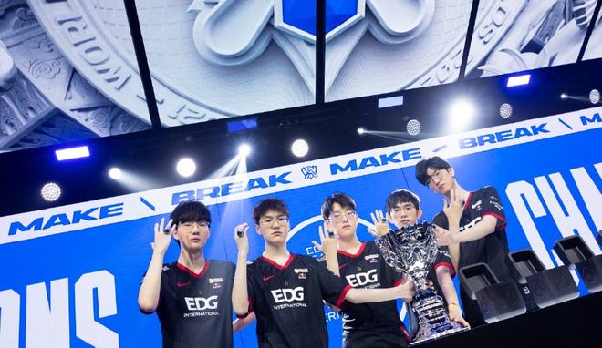 波特：很高兴看到凯塞多现在如此出色，他的努力得到了回报